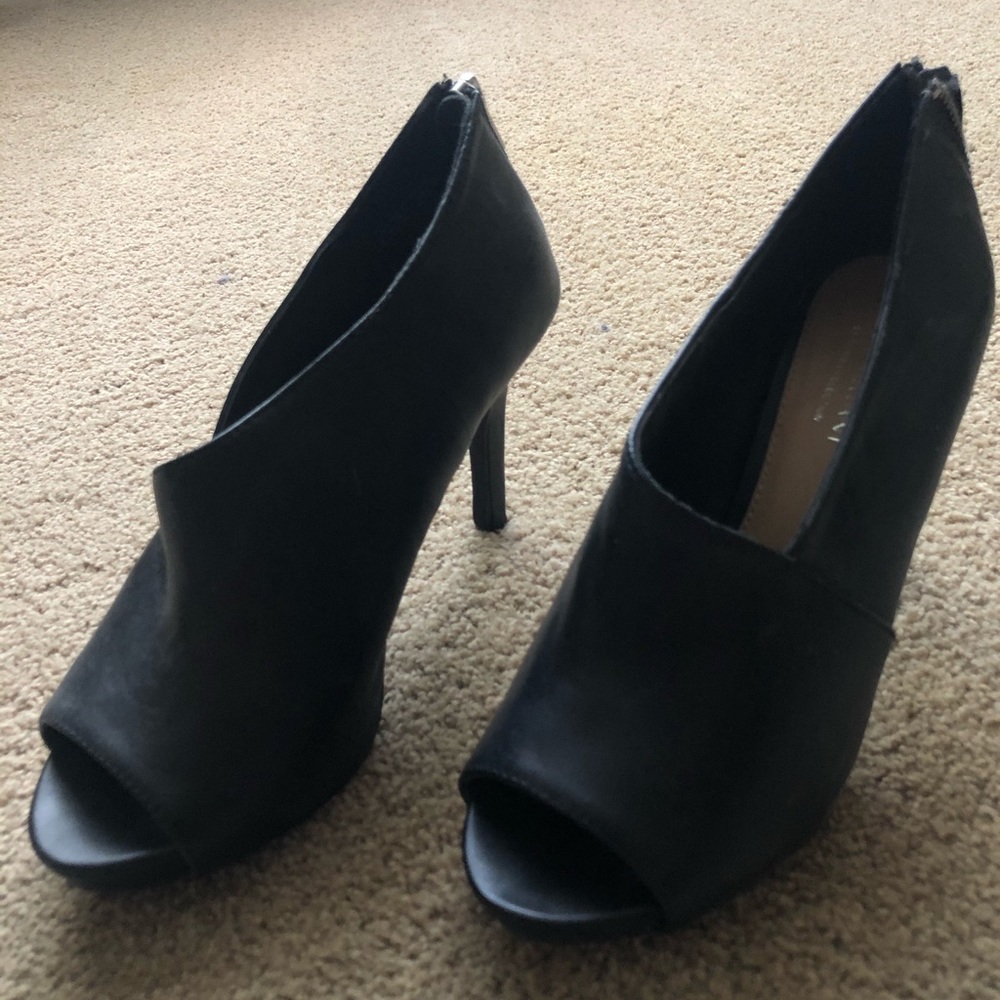 Black opened toe heels